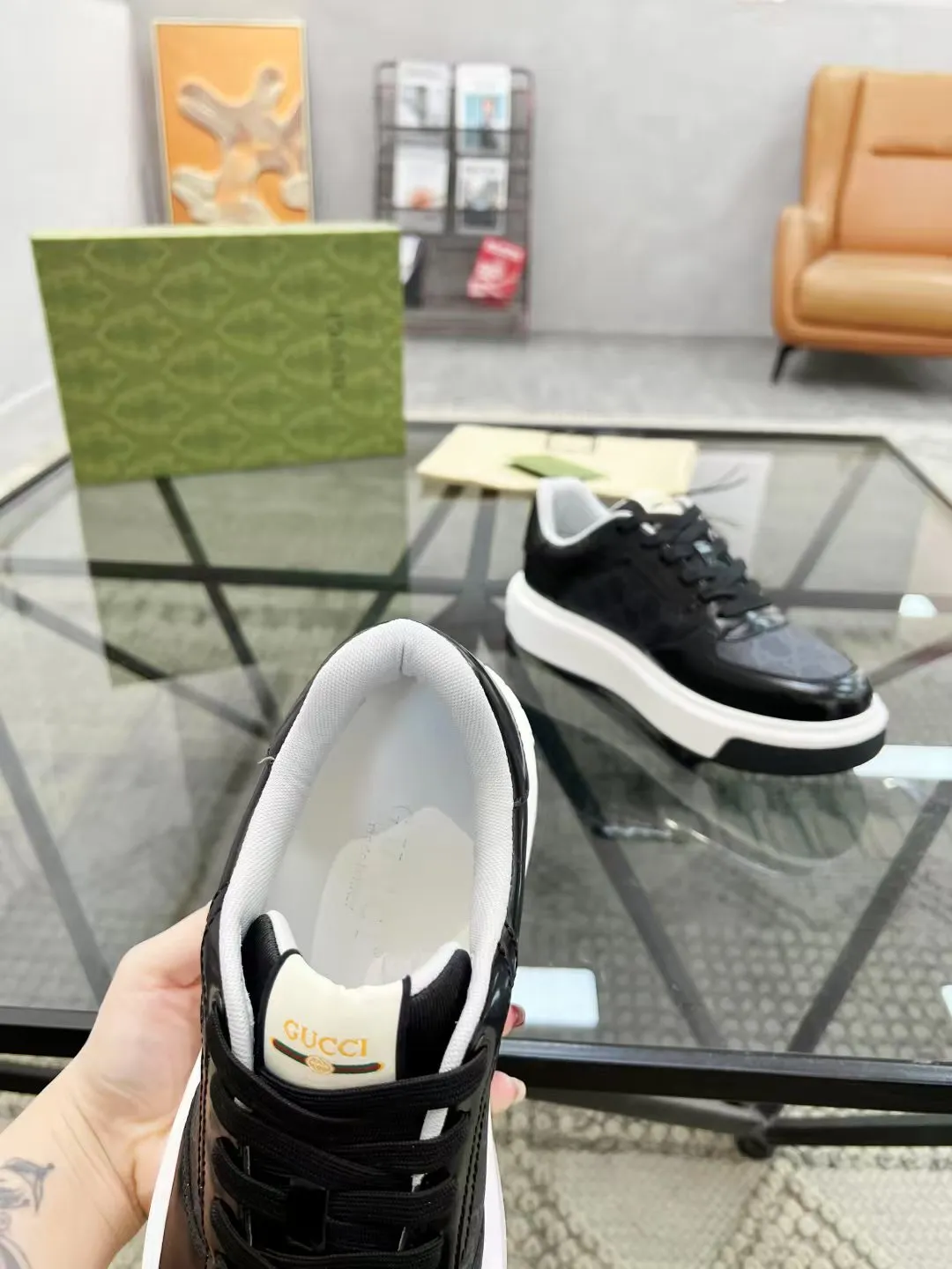 Factory price: 480💰New men's shoes GUCCI [Lightning] latest shoes shipped. Original quality, fashionable, made of special materials, sheepskin lining, brand new packaging. The foot feels super comfortable and the workmanship is impeccable. Size: 38-44, customized 45